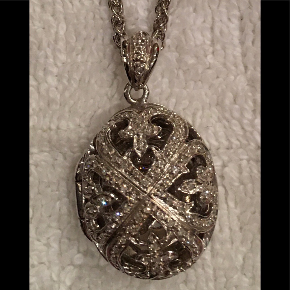 Necklace - Beautiful Sterling Silver Locket